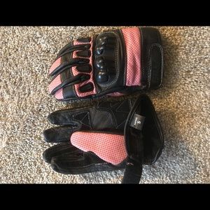 Motorcycle gloves